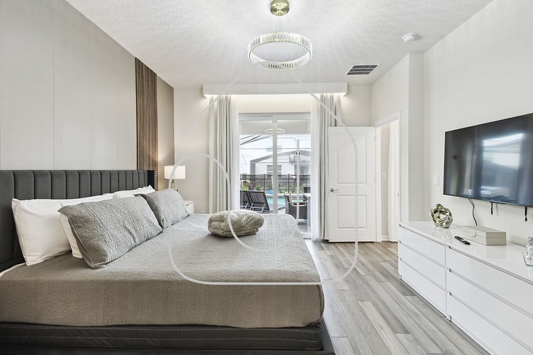 5 BD En-suites, Game Room, Pool, Sleeps 14, Disney