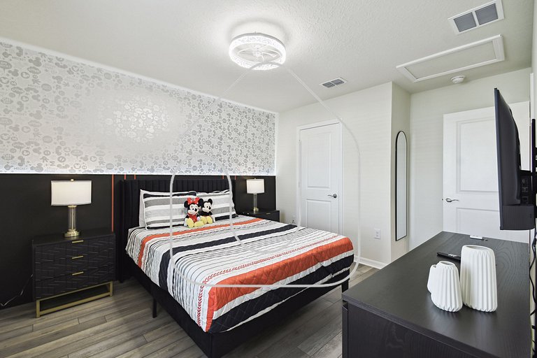 5 BD En-suites, Game Room, Pool, Sleeps 14, Disney