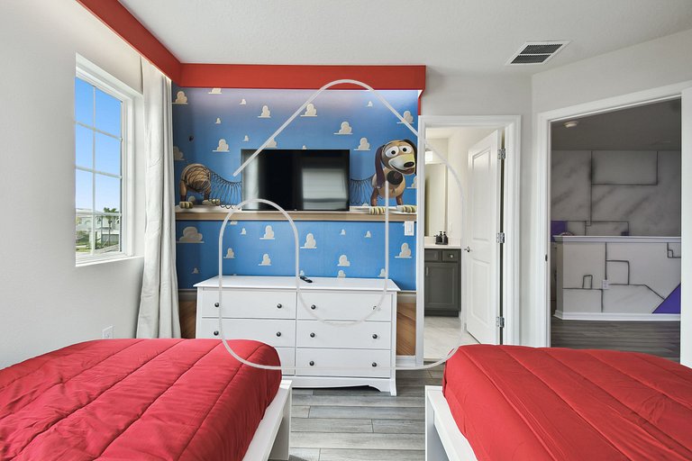 5 BD En-suites, Game Room, Pool, Sleeps 14, Disney