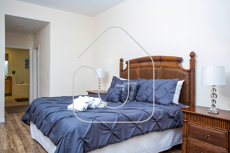 Modern Family Condo 15min from Disney