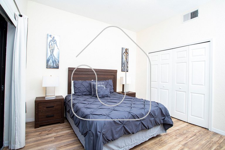 Modern Family Condo 15min from Disney