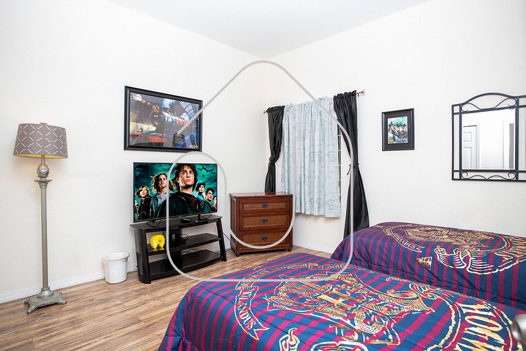 Modern Family Condo 15min from Disney