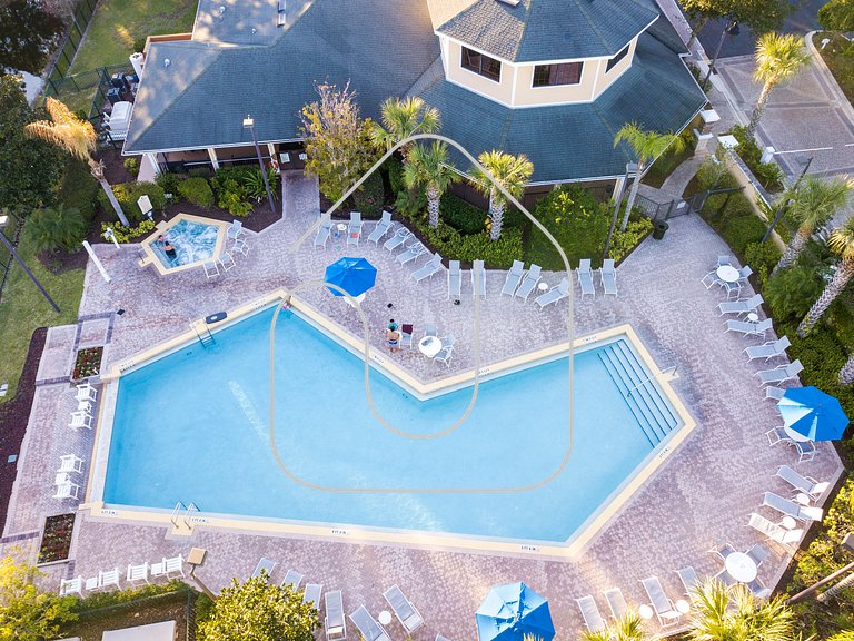 Modern Family Condo 15min from Disney