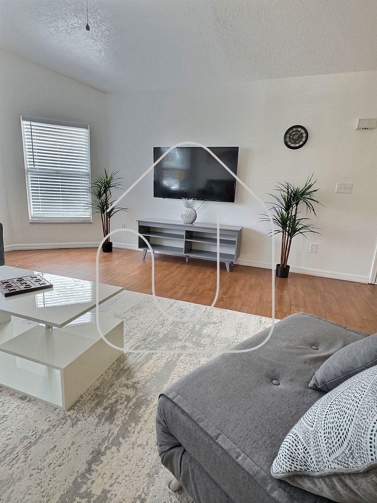 3-Bedroom Apartment Minutes from Disney