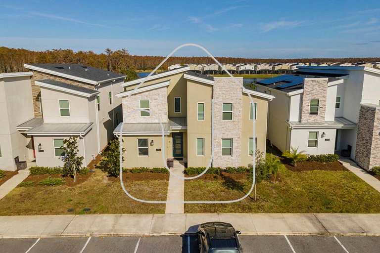 Storey Lake new 24 Guests 9BDR pool lake view