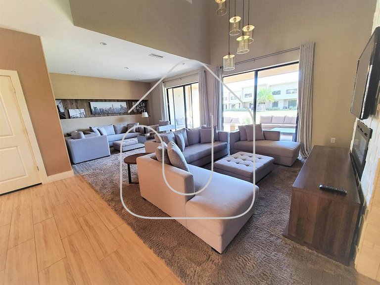 Luxury 3BR Villa w/ BBQ – Near Disney