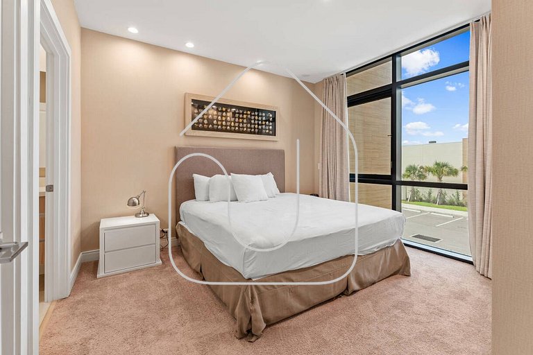 Luxury 3BR Villa w/ BBQ – Near Disney