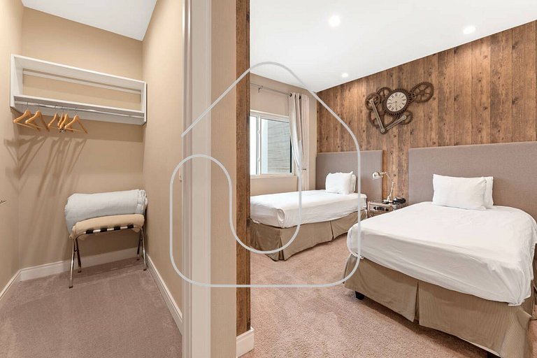 Luxury 3BR Villa w/ BBQ – Near Disney