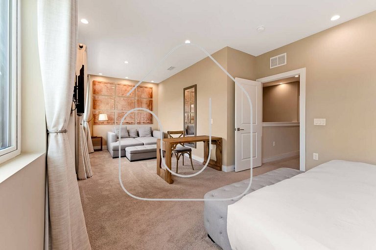 Luxury 3BR Villa w/ BBQ – Near Disney