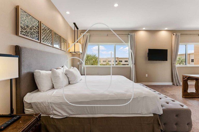 Luxury 3BR Villa w/ BBQ – Near Disney