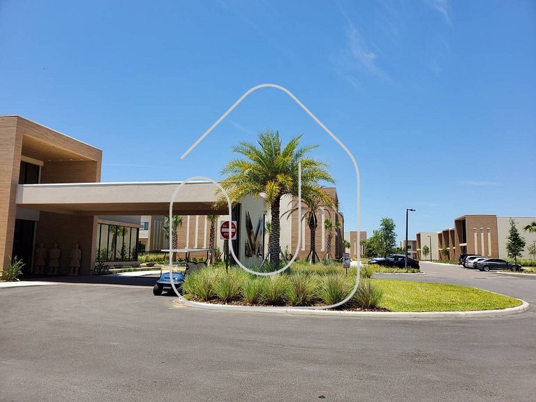 Luxury 3BR Villa w/ BBQ – Near Disney