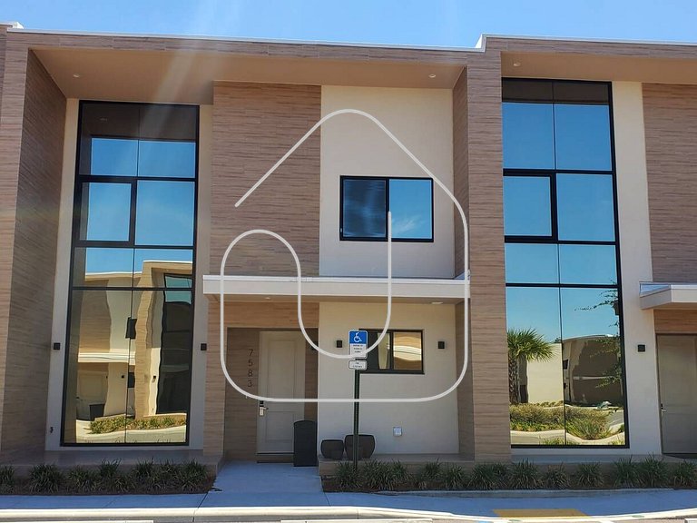 Luxury 3BR Villa w/ BBQ – Near Disney