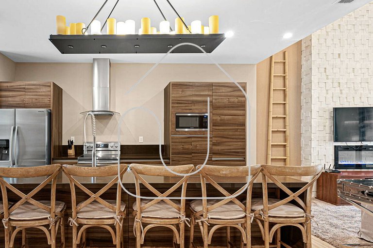 7562 Magic Village 8 guests 4 suites 8 min Disney