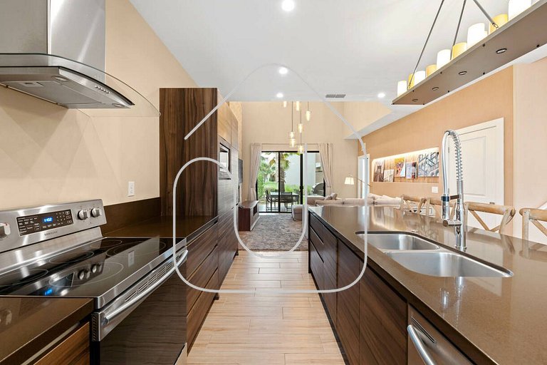 7562 Magic Village 8 guests 4 suites 8 min Disney