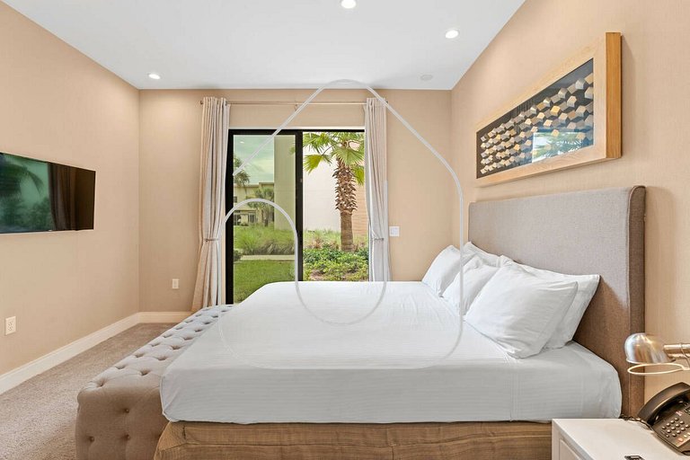 7562 Magic Village 8 guests 4 suites 8 min Disney