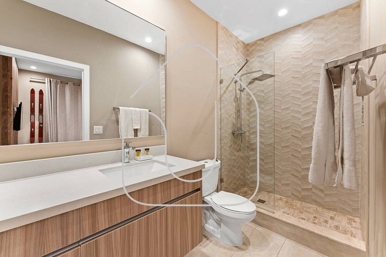 Magic Village 3BR w/ Jacuzzi & BBQ near Disney