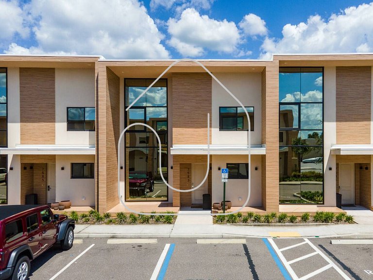 Casa 3 Suítes c/ Jacuzzi e Churrasq. — Disney 6min