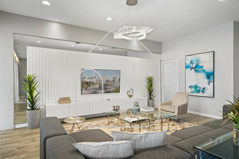 Solterra 12 BDR 10 suites 29 guests pool/spa