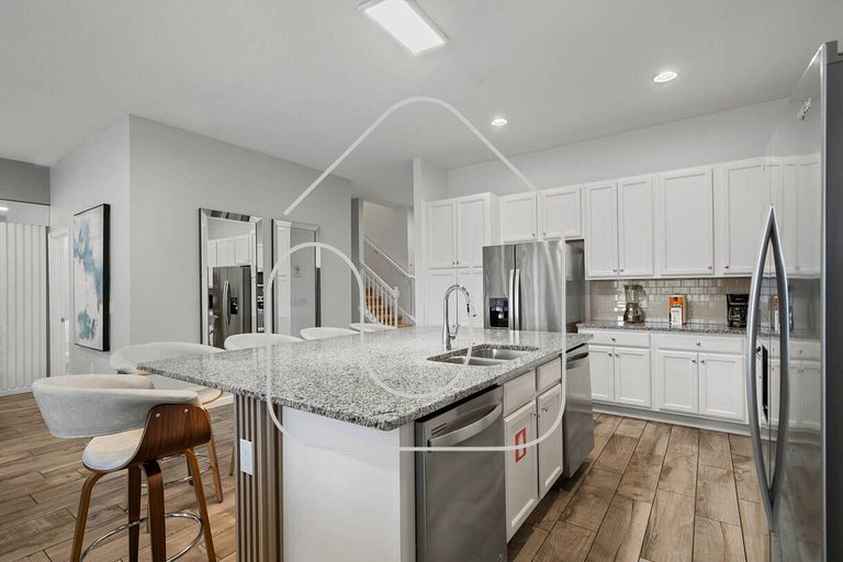 Solterra 12 BDR 10 suites 29 guests pool/spa