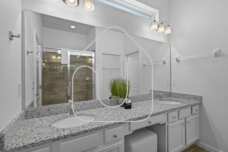 Solterra 12 BDR 10 suites 29 guests pool/spa