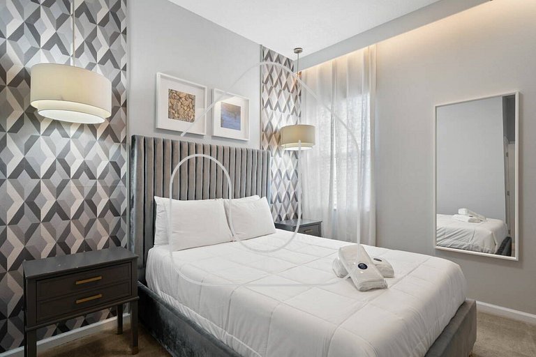 Solterra 12 BDR 10 suites 29 guests pool/spa