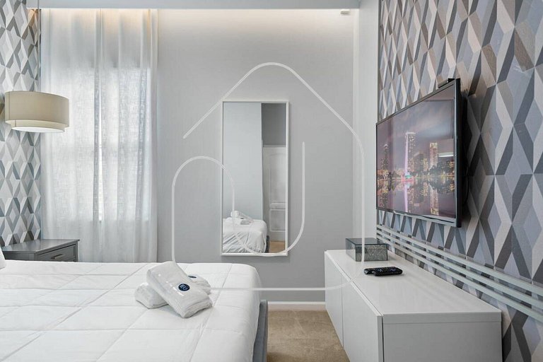 Solterra 12 BDR 10 suites 29 guests pool/spa