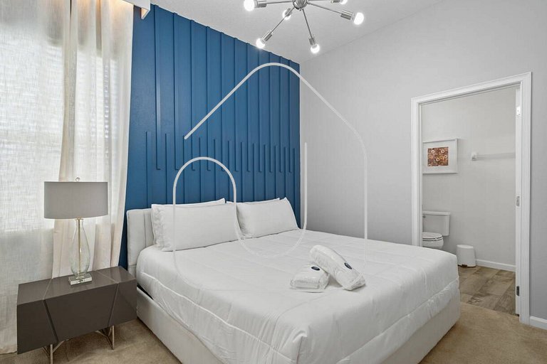 Solterra 12 BDR 10 suites 29 guests pool/spa