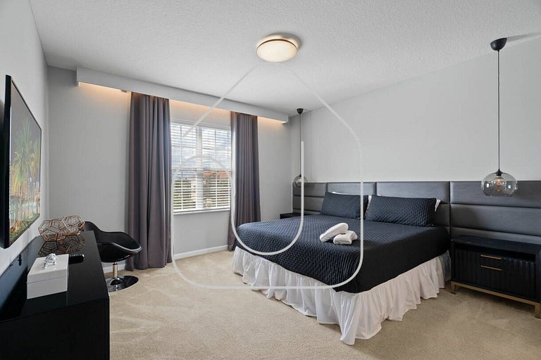 Solterra 12 BDR 10 suites 29 guests pool/spa