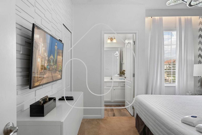 Solterra 12 BDR 10 suites 29 guests pool/spa