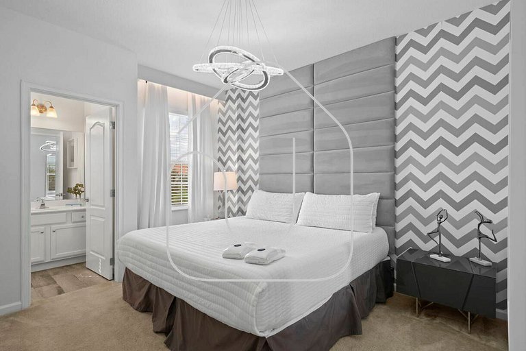 Solterra 12 BDR 10 suites 29 guests pool/spa