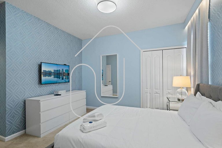 Solterra 12 BDR 10 suites 29 guests pool/spa