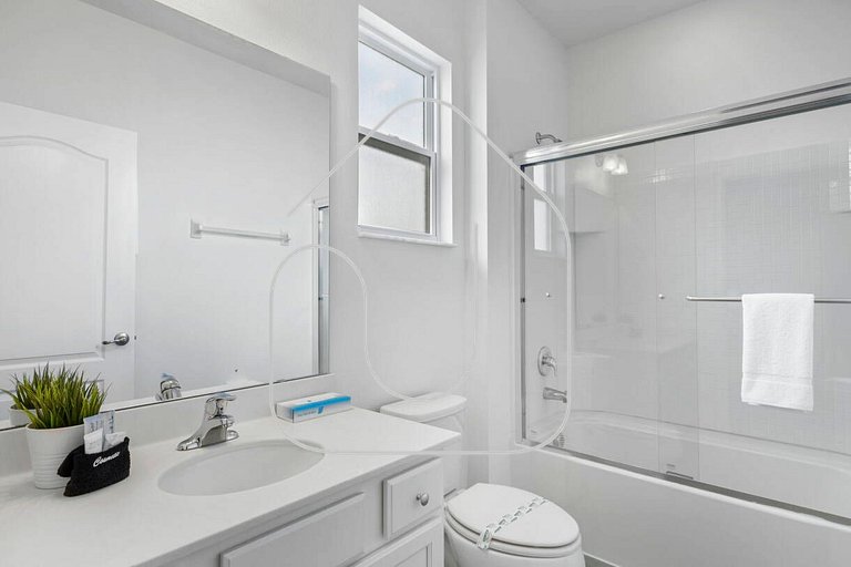 Solterra 12 BDR 10 suites 29 guests pool/spa