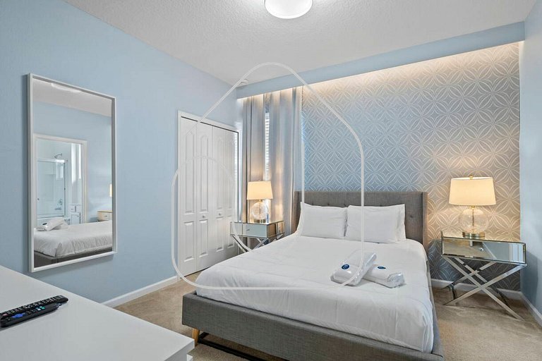 Solterra 12 BDR 10 suites 29 guests pool/spa