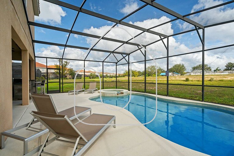 Solterra 12 BDR 10 suites 29 guests pool/spa