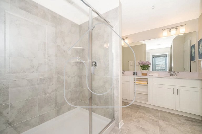 Cozy 2BR at Storey Lake – 10 Min to Disney!