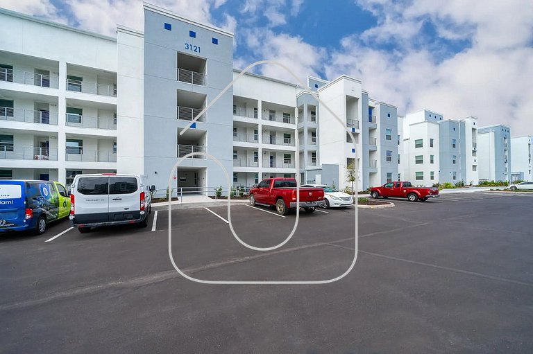 Cozy 2BR at Storey Lake – 10 Min to Disney!