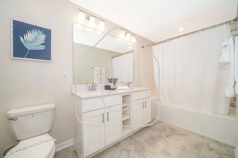 Cozy 2BR at Storey Lake – 10 Min to Disney!