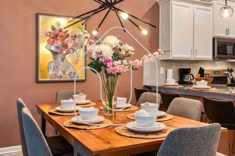 Luxury 2BR | Mickey Room | Resort Amenities