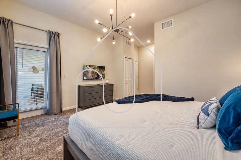 Luxury 2BR | Mickey Room | Resort Amenities