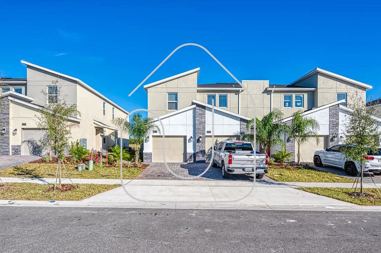 Luxury 2BR | Mickey Room | Resort Amenities