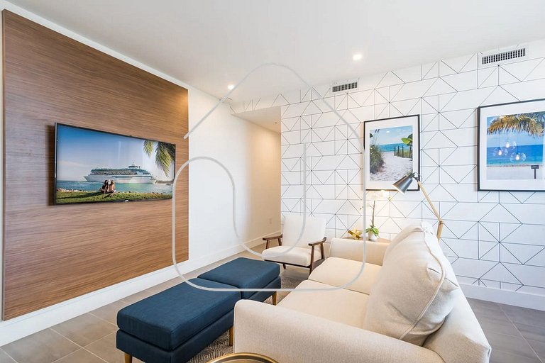 Stylish Apt 5min Walk to Beach in South Beach