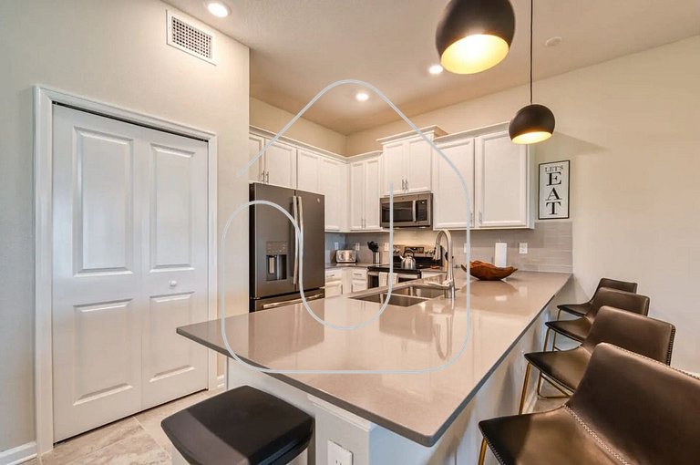 Luxury 2BR / Mickey Room & Resort Amenities!