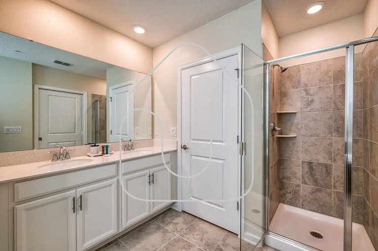 Luxury 2BR / Mickey Room & Resort Amenities!