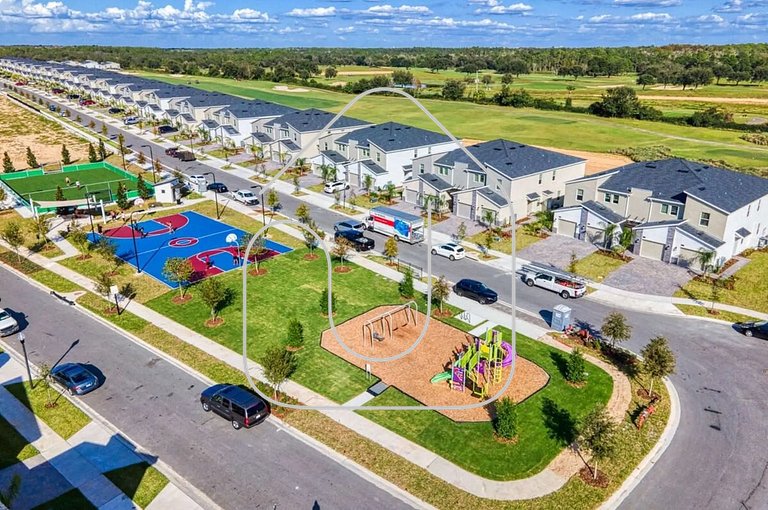 Luxury 2BR / Mickey Room & Resort Amenities!