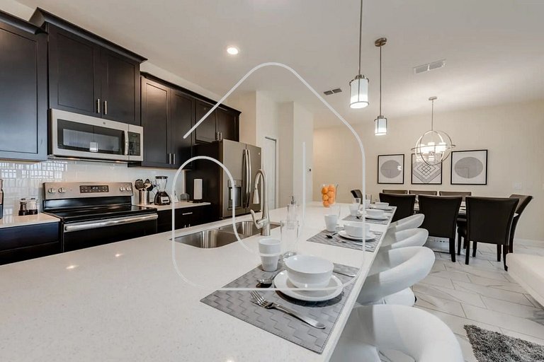 Elegant 4BR Home w/ Pool – 10 Min to Disney!