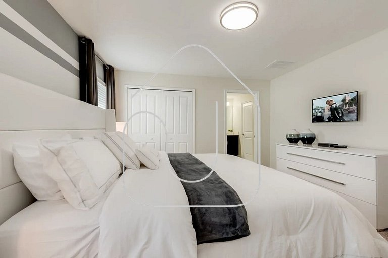 Elegant 4BR Home w/ Pool – 10 Min to Disney!