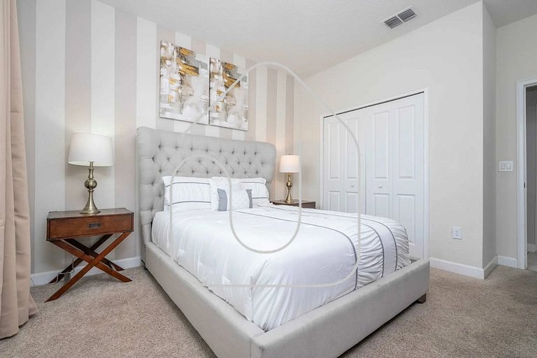 Storey Lake 6BR Villa – 10 min to Disney