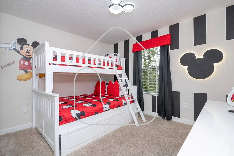 Storey Lake 6BR Villa – 10 min to Disney