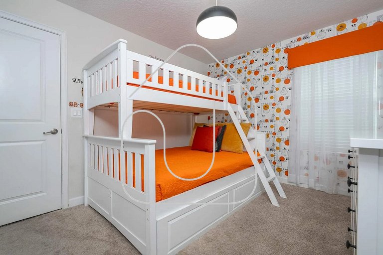 Storey Lake 6BR Villa – 10 min to Disney