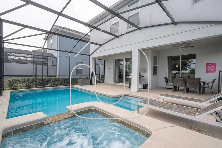 Storey Lake 6BR Villa – 10 min to Disney